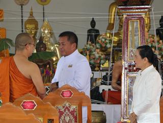 งานพิธีพุทธาภิเษกหลวงปู่ทวดเหยียบน้ำทะเลจืดเพื่อจัดหารายได้ก่อสร้างอุโบสถ