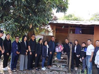 13.01.69 ลงพื้นที่มอบถุงยังชีพให้กับผู้สูงอายุเเละคนพิการในพื้นที่ตำบลเเม่กา จำนวน 10 ราย